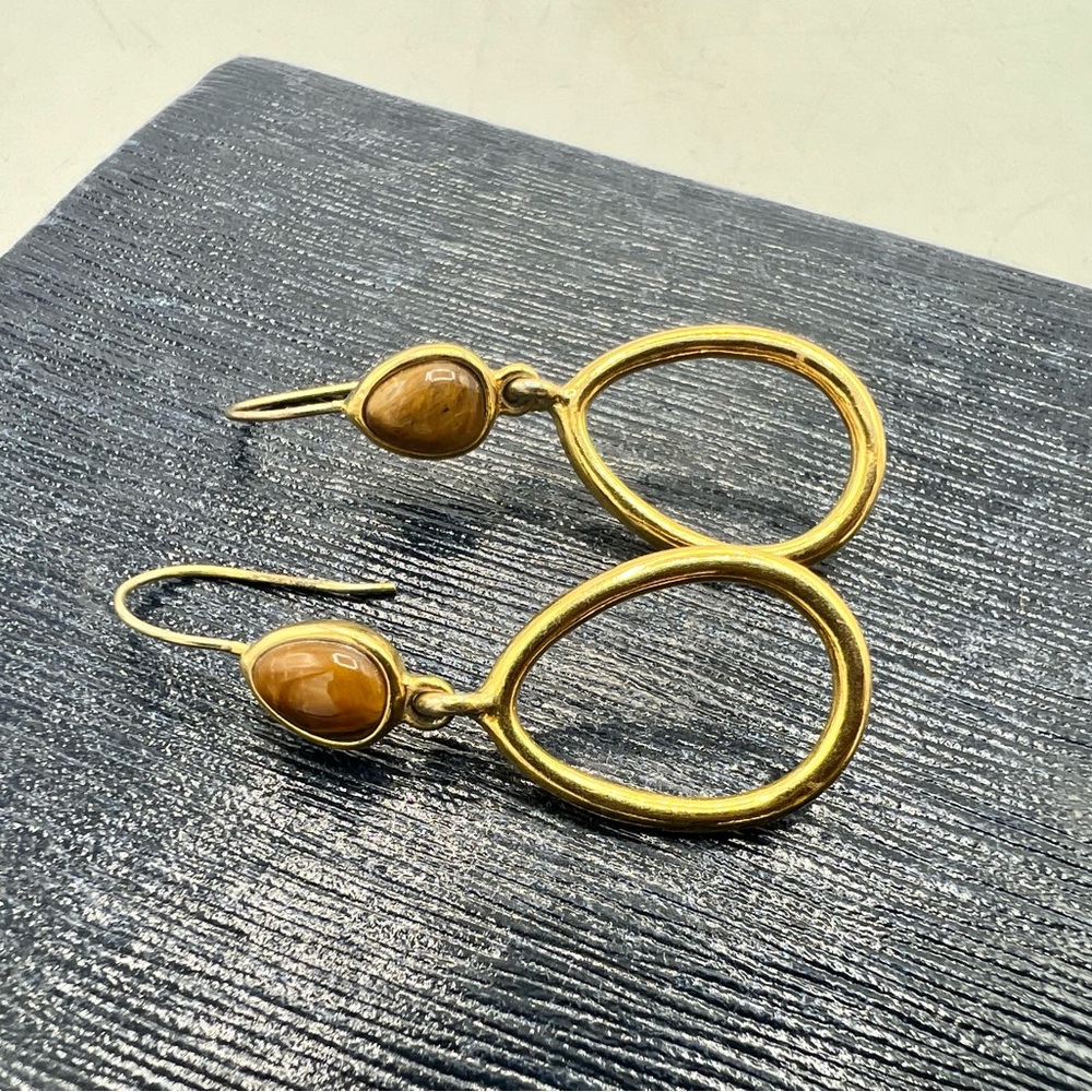 Vintage MONET gold tone pierced dangles tigers eye loop earrings - Picture 6 of 6